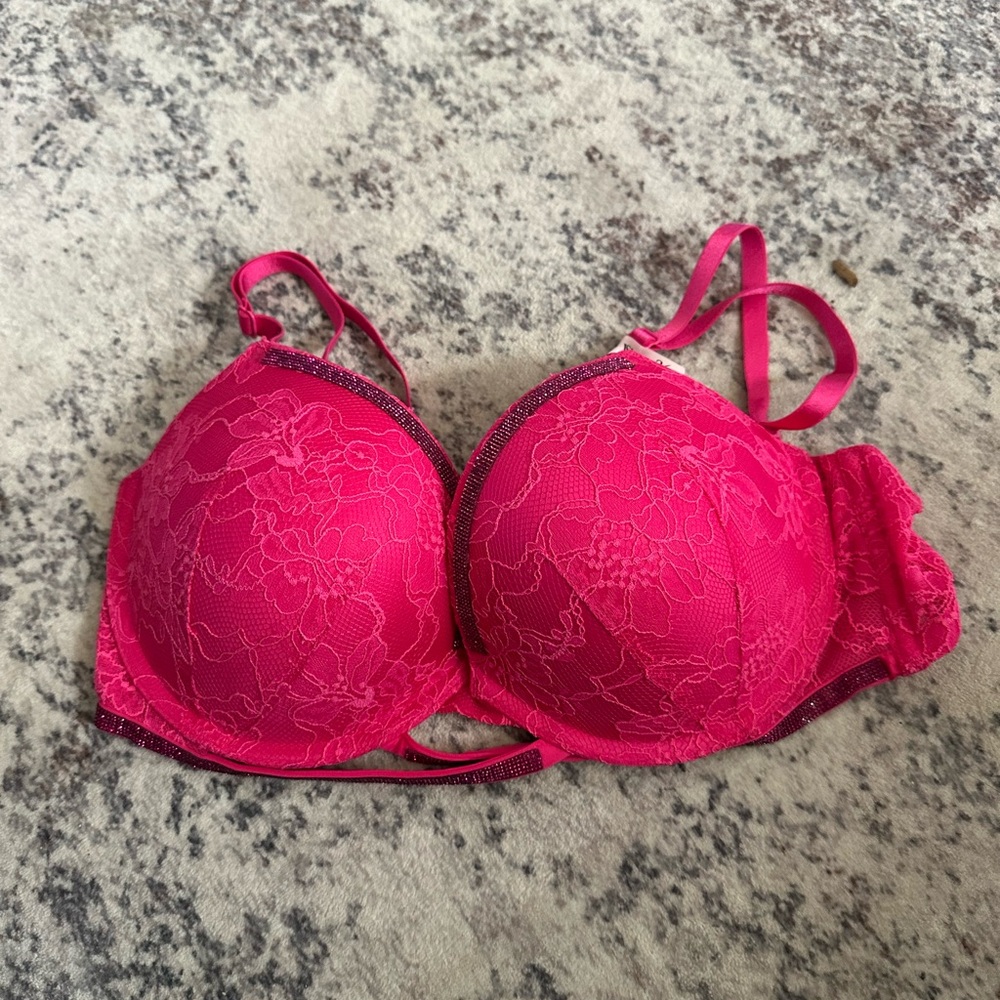 Victoria's Secret Fuchsia Lace Bra